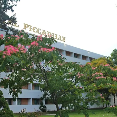 Piccadilly 3*